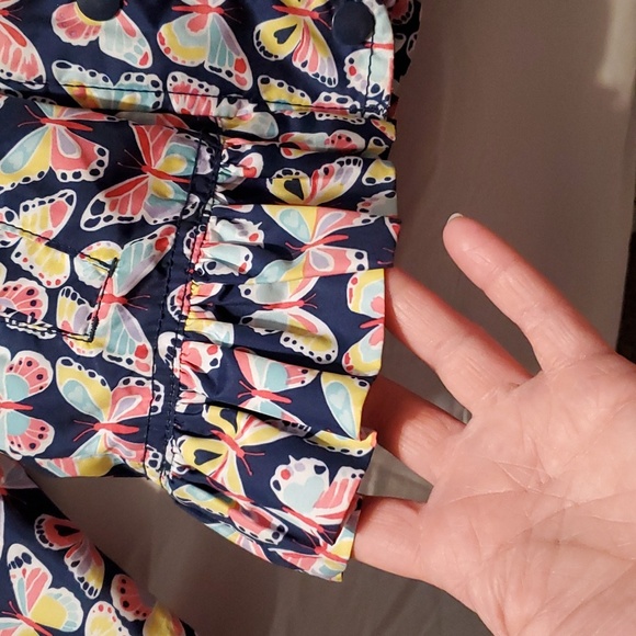 Beautiful Raincoat frilly butterflies - Picture 5 of 5